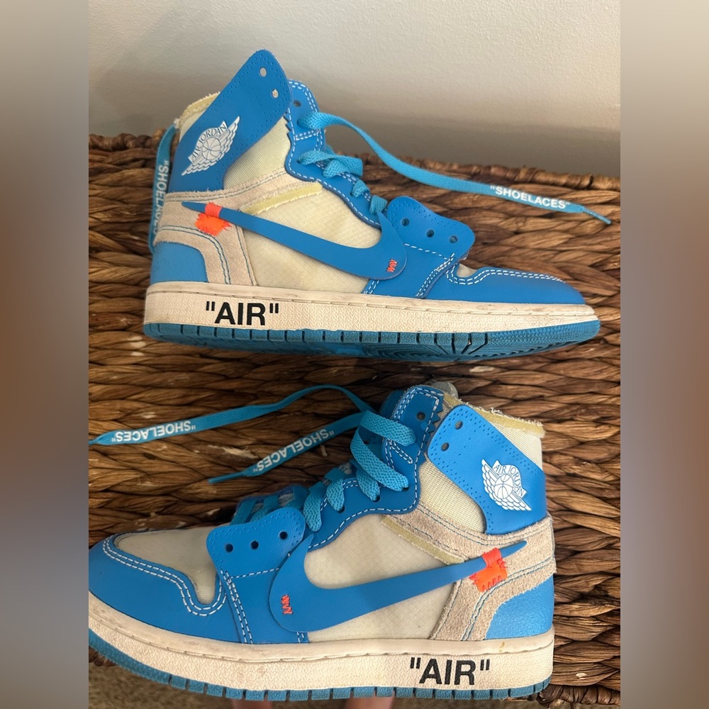 Off White x Air Jordan 1 Retro High OG “UNC”
